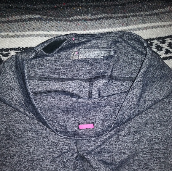 🆕VS | VS Knockout Cropped Heathered Grey & Pink Leggings Size Medium - Picture 2 of 10